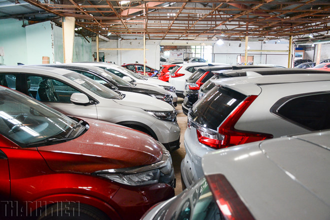  Gần 12.000 xe ô tô nhập khẩu về Việt Nam trong tháng 11.2019 - Ảnh: Trần Hoàng