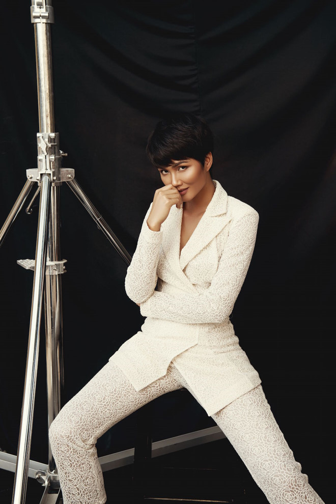 Cô là đại diện đầu tiên của Việt Nam vào Top 5 tại đấu trường nhan sắc này - Ảnh: Milor Trần Cô là đại diện đầu tiên của Việt Nam vào Top 5 tại đấu trường nhan sắc này - Ảnh: Milor Trần