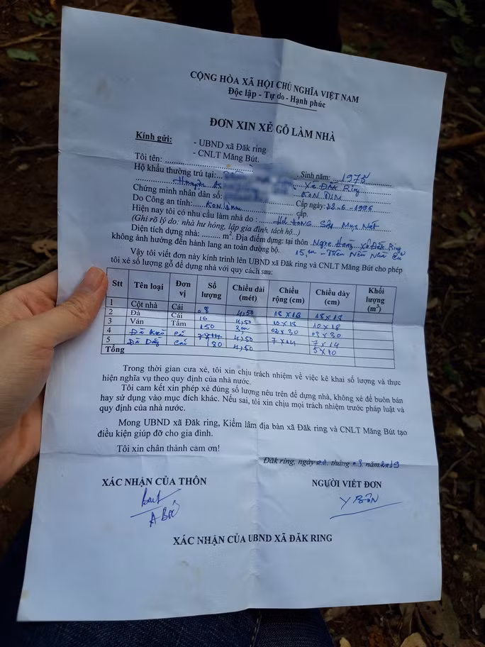 Một đơn xin gỗ về làm nhà của người dân