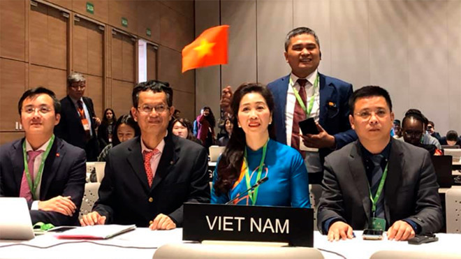 Đoàn Việt Nam bảo vệ hồ sơ di sản vui mừng trong thời điểm di sản Thực hành Then của người Tày, Nùng, Thái ở Việt Nam chính thức được UNESCO ghi danh tại Danh sách Di sản văn hóa phi vật thể đại diện của nhân loại - Ảnh Cục Di sản