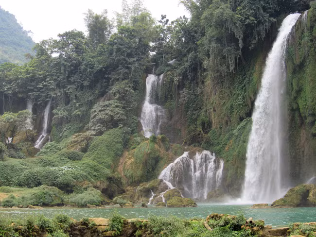 Bản Giốc là một trong những thác nước đẹp nhất Việt Nam.