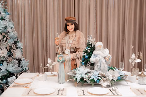 Thanh Mai khoe vẻ đẹp không tuổi trong bộ ảnh mới nhất. Ảnh: NVCC