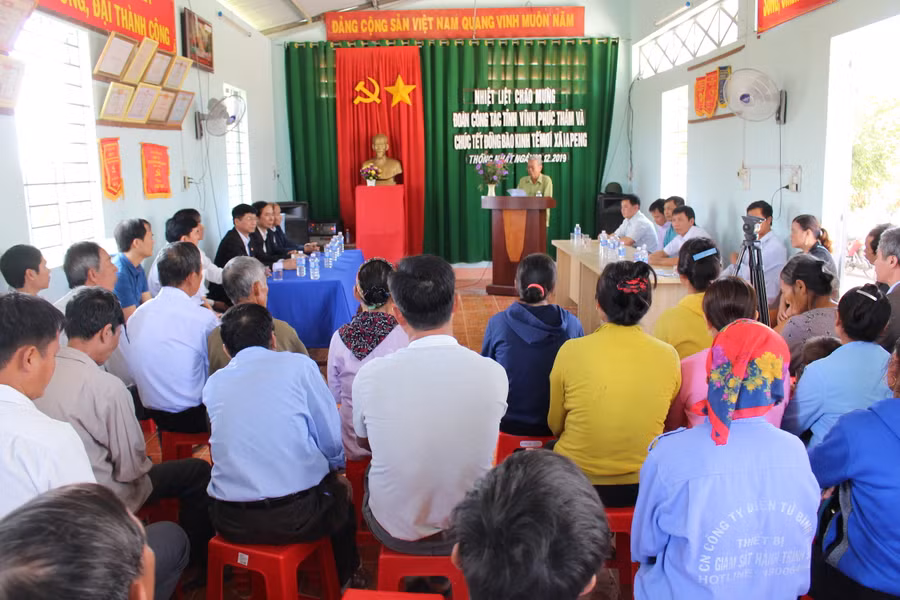 Quang cảnh buổi gặp gỡ tại thôn Thống Nhất (xã Ia Peng, huyện Phú Thiện). Ảnh: Hồng Thi