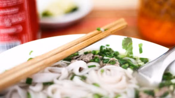  Phở được CNN bình chọn là 1 trong 50 món ăn ngon nhất thế giới - Ảnh: CNN