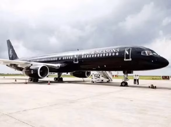 Du khách được di chuyển bằng máy bay riêng A321neo với ghế bọc da Ý - Ảnh: Four Seasons