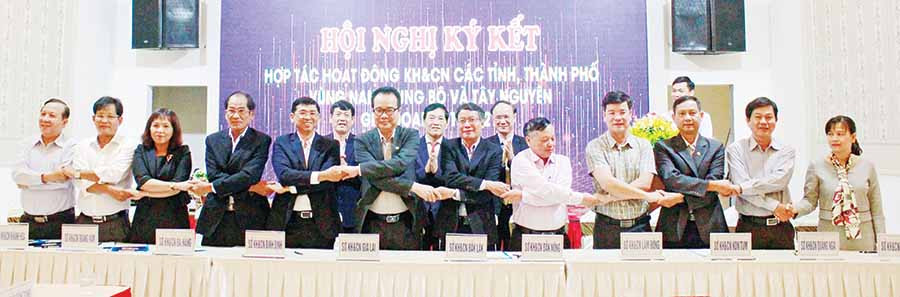 Hội nghị ký kết hợp tác hoạt động khoa học và công nghệ các tỉnh, thành phố vùng Nam Trung bộ và Tây Nguyên. Ảnh: G.H