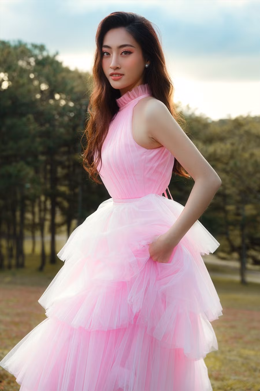  Bên cạnh đó, Lương Thuỳ Linh cũng bày tỏ sự tiếc nuối ở phần thi “Head to head” vì bản thân đã cố gắng thể hiện tốt nhất nhưng vẫn gửi lời chúc mừng đến đại diện Uganda sau đó. Ảnh: Nguyễn Trường Sơn.