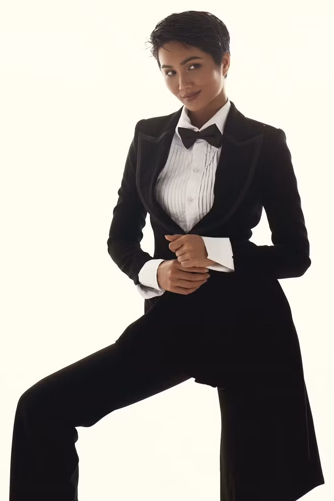 H'Hen Niê gây ấn tượng với phong cách thời trang lịch lãm - Ảnh: Milor Trần