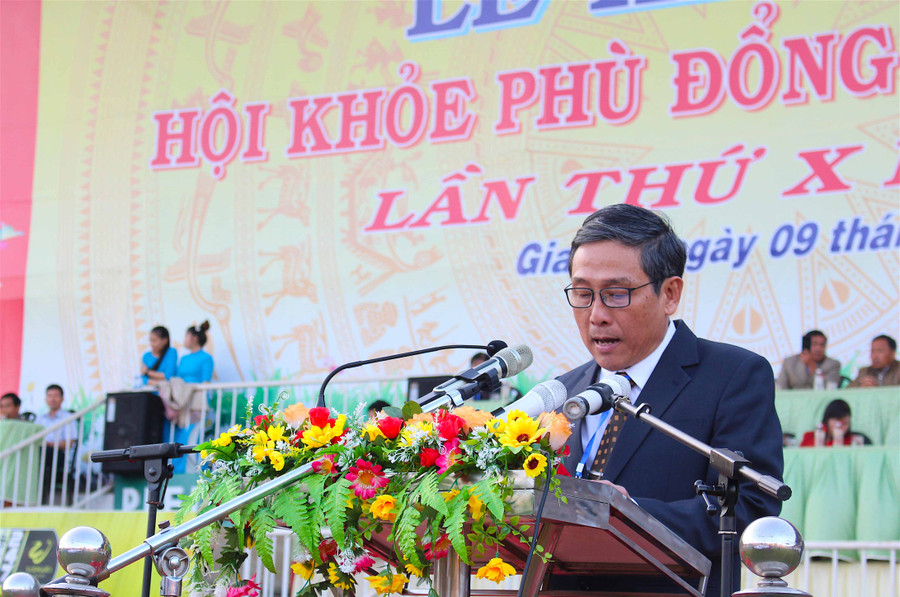  Ông Lê Duy Định-Phó Giám đốc Sở GD-ĐT, Phó Trưởng Ban Thường trực Ban Tổ chức HKPĐ tỉnh phát biểu khai mạc. Ảnh Mộc Trà