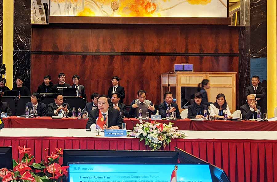 Đoàn Việt Nam do Thứ trưởng Lê Công Thành dẫn đầu, dự hội nghị. Đoàn Việt Nam do Thứ trưởng Lê Công Thành dẫn đầu, dự hội nghị.