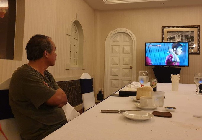 Ông bầu Đoàn Nguyên Đức của HAGL đang ngồi xem màn trình diễn của U22 Việt Nam trong trận chung kết SEA Games 2019 Ông bầu Đoàn Nguyên Đức của HAGL đang ngồi xem màn trình diễn của U22 Việt Nam trong trận chung kết SEA Games 2019