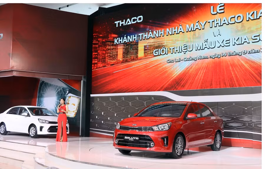 Giới thiệu mẫu xe KIA SOLUTO phiên bản AT Deluxe. (Ảnh: Trần Tĩnh/TTXVN)