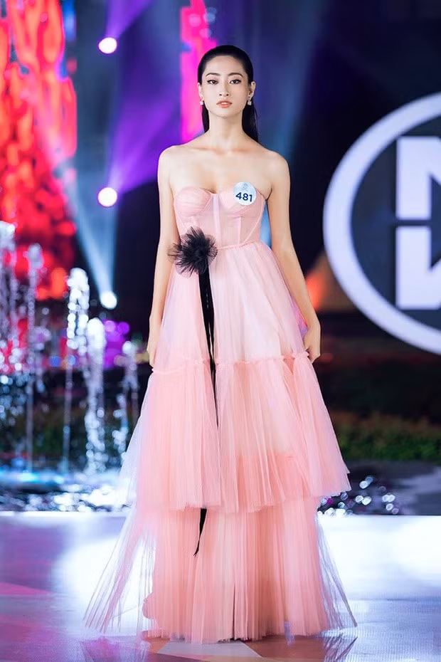  Tại thời điểm đó, Lương Thùy Linh nhận được nhiều sự ủng hộ của khán giả bởi chiều cao 