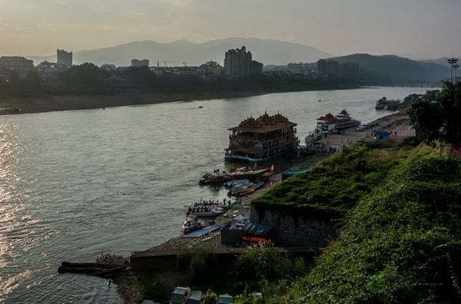 Sông Mê Kông đoạn chảy qua Tây Song Bản Nạp - Ảnh chụp màn hình TWS Sông Mê Kông đoạn chảy qua Tây Song Bản Nạp - Ảnh chụp màn hình TWS