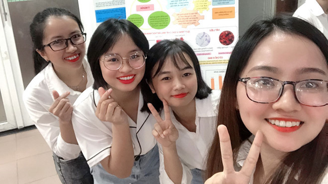 Từ phải sang: Hoàng Thị Thúy Hằng, Nguyễn Thị Huyền, Cao Thị Thảo, Nguyễn Huyền Nguyệt Trân - Ảnh: NVCC Từ phải sang: Hoàng Thị Thúy Hằng, Nguyễn Thị Huyền, Cao Thị Thảo, Nguyễn Huyền Nguyệt Trân - Ảnh: NVCC