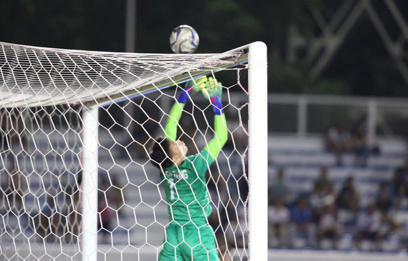 Pha bóng dẫn đến sai lầm của Bùi Tiến Dũng - Ảnh: NGUYÊN KHÔI Pha bóng dẫn đến sai lầm của Bùi Tiến Dũng - Ảnh: NGUYÊN KHÔI