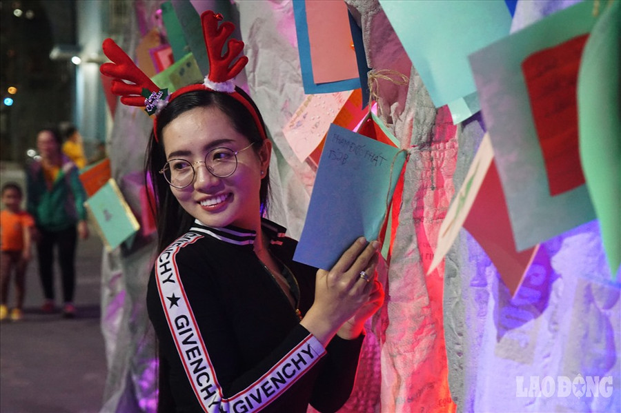 Có mặt tại khu xóm đạo từ sớm, bạn Nguyễn Trúc Lý (quận Bình Thạnh, TPHCM) háo hức cho biết: 