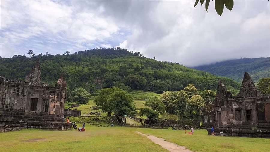  Wat Phou là đền thờ xưa nhất ở Lào, từng là trung tâm của đạo Hindu, thờ thần Shiva.