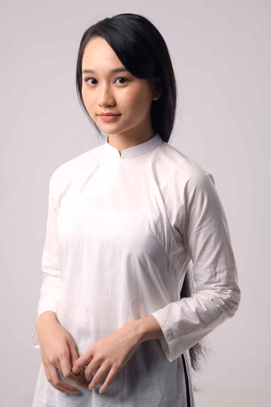 “Mắt biếc” hiện đang là bộ phim chiếu rạp được đón đợi nhất hiện nay. Trúc Anh - nữ diễn viên trẻ đảm nhiệm vai diễn Hà Lan ngay lập tức trở thành cái tên được nhiều khán giả tìm kiếm. Ảnh: MB.