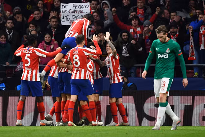  Atletico Madrid đoạt vé đi tiếp dù bỏ lỡ hàng loạt cơ hội ở lượt trận cuối - Ảnh: AFP