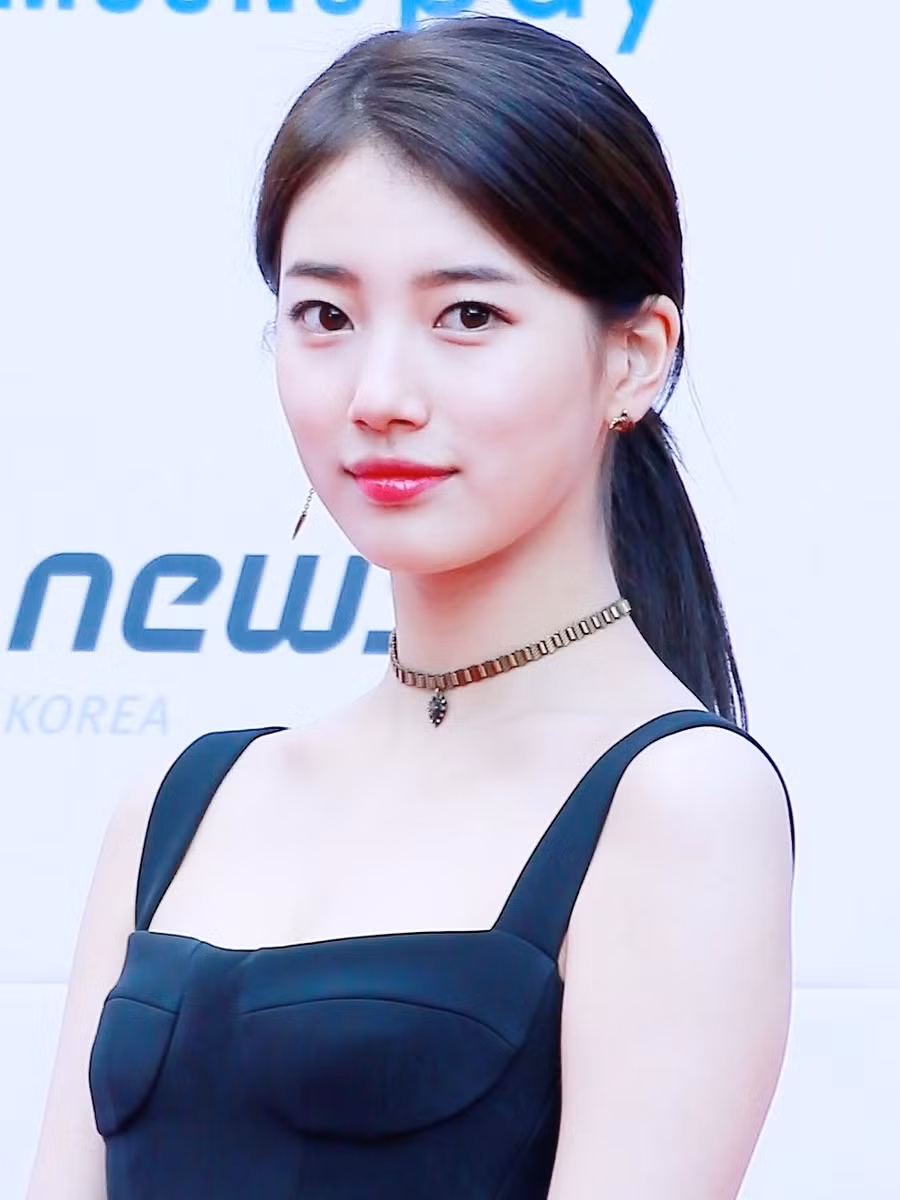 Suzy sở hữu vẻ khả ái, nụ cười ngọt ngào. Ảnh: T.L