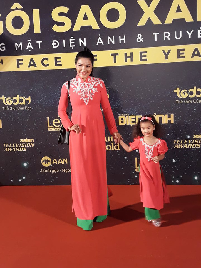 Mẹ con diễn viên Kiều Trinh