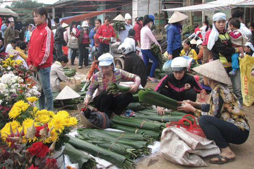 Một góc chợ quê ngày Tết Ảnh THANH TÂM