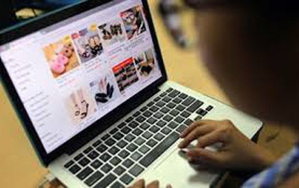 Giáo viên bán hàng online không bị cấm nhưng tuyệt đối không được bán hàng trong giờ làm việc