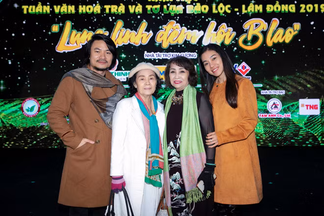 Vì là lần đầu tiên đảm nhận vai trò tổng đạo diễn cho một chương trình lễ hội văn hóa nên cả “bà trùm