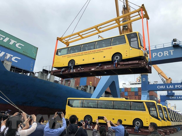  Lễ xuất khẩu xe bus thương hiệu Việt sang Philippines. (Ảnh: Trần Tĩnh/TTXVN)