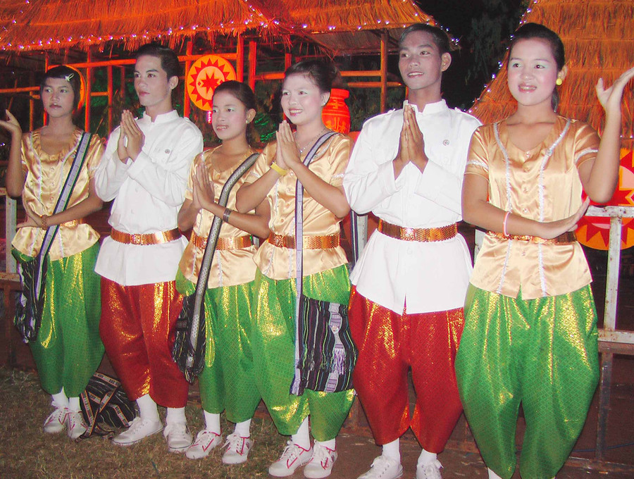 Các dân tộc trong cộng đồng ASEAN. Ảnh: Thanh Nhật Các dân tộc trong cộng đồng ASEAN. Ảnh: Thanh Nhật