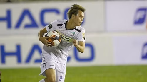 Văn Toàn cũng được mời sang Tây Ban Nha thừ việc - Ảnh: Minh Trần