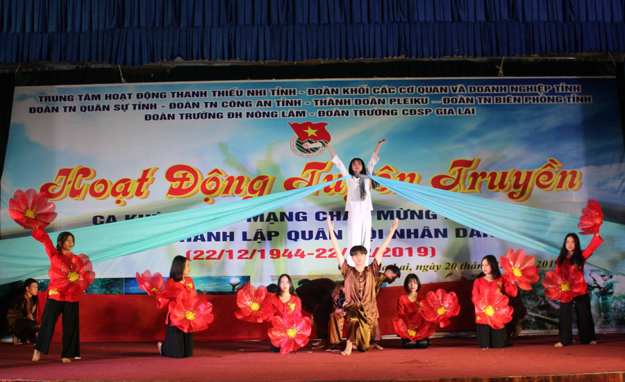  Tiết mục Biết ơn Võ Thị Sáu của đơn vị Thành Đoàn Pleiku. Ảnh: Phan Lài 