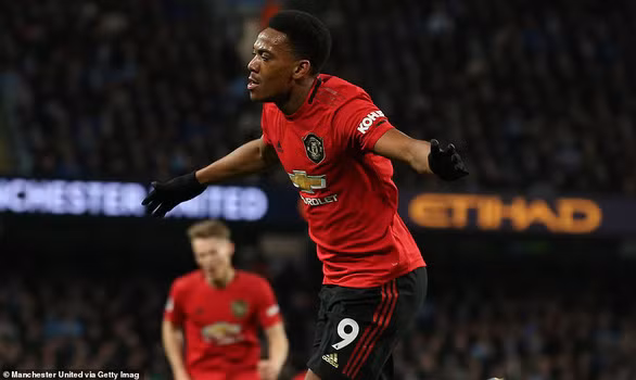 Martial ăn mừng bàn nâng tỉ số lên 2-0 cho M.U - Ảnh: GETTY IMAGES