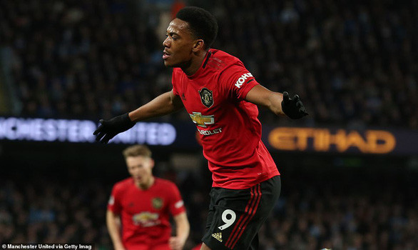 Martial ăn mừng bàn nâng tỉ số lên 2-0 cho M.U - Ảnh: GETTY IMAGES