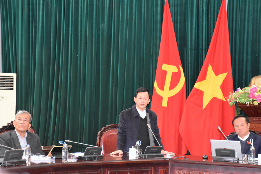 Chủ tịch HĐND tỉnh Dương Văn Trang phát biểu tại buổi thảo luận tổ. Ảnh: Trần Dung