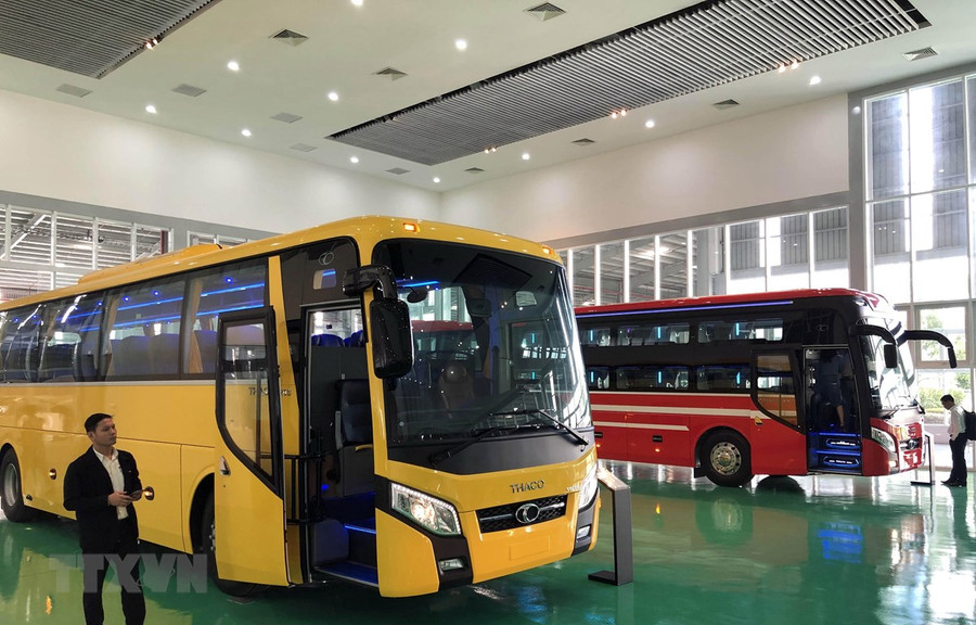 Lễ xuất khẩu xe Bus thương hiệu Việt sang Philippines. (Ảnh: Trần Tĩnh/TTXVN)