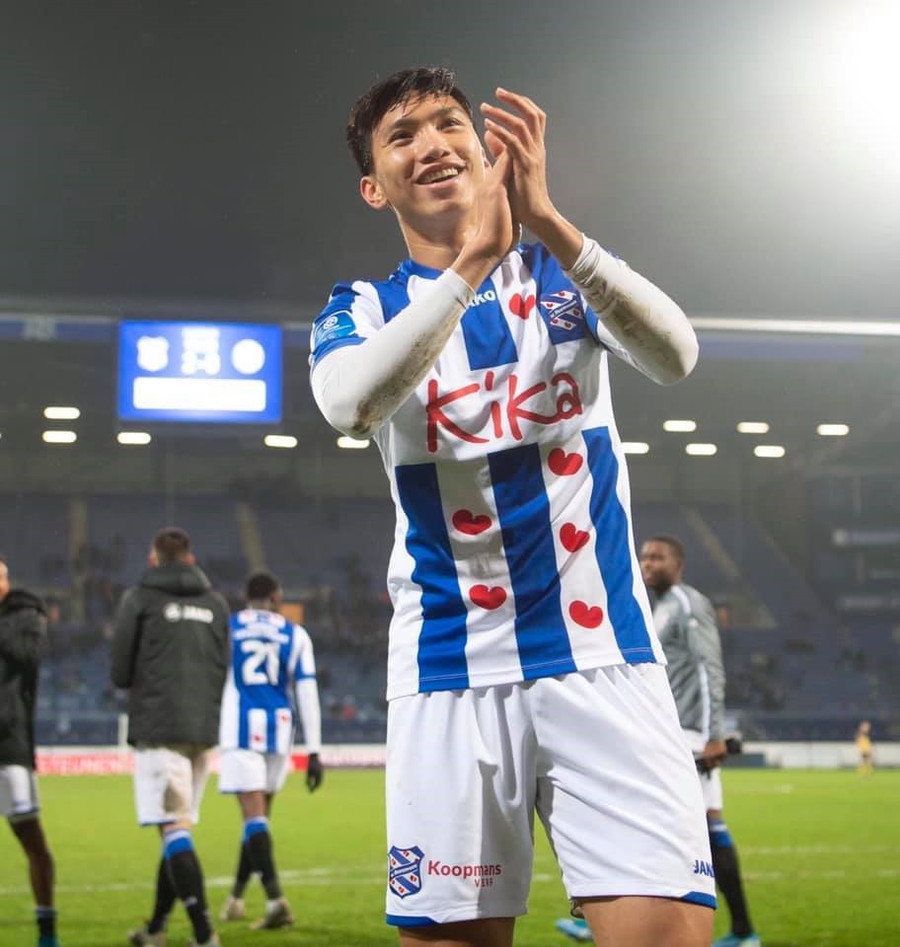 Văn Hậu tạo nên lịch sử cho bóng đá Việt Nam. Ảnh: SC Heerenveen. Văn Hậu tạo nên lịch sử cho bóng đá Việt Nam. Ảnh: SC Heerenveen.