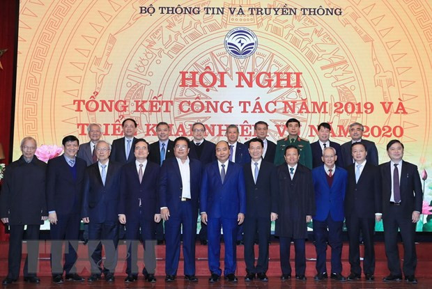  Thủ tướng Nguyễn Xuân Phúc và các đại biểu. (Ảnh: Thống Nhất/TTXVN)