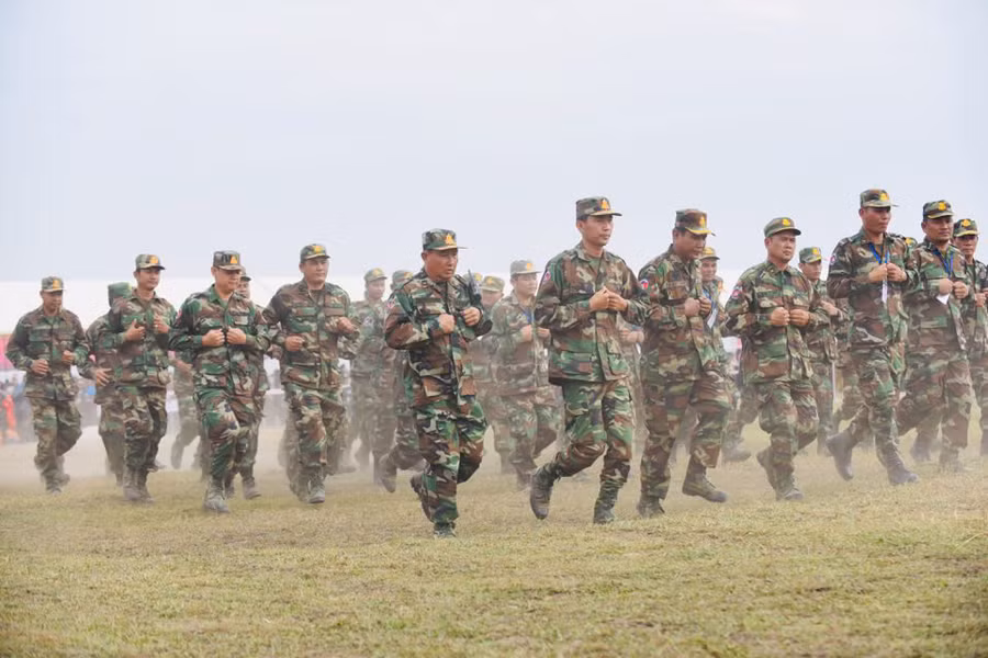  Lực lượng diễn tập chuẩn bị sẵn sàng - Ảnh: DUYÊN PHAN