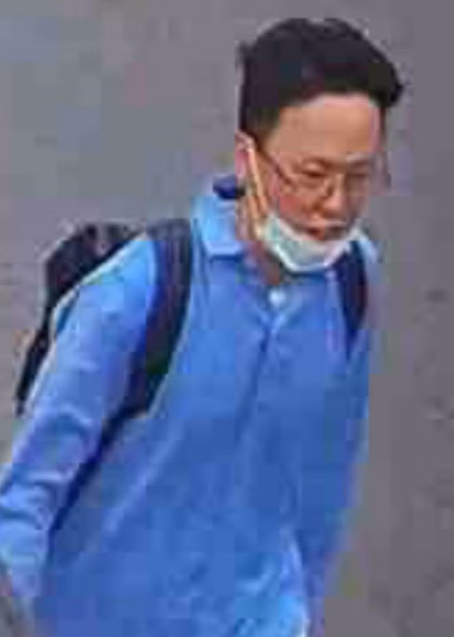  Hình ảnh nghi phạm thời điểm xuất hiện tại nhà nạn nhân (ảnh cắt từ clip)