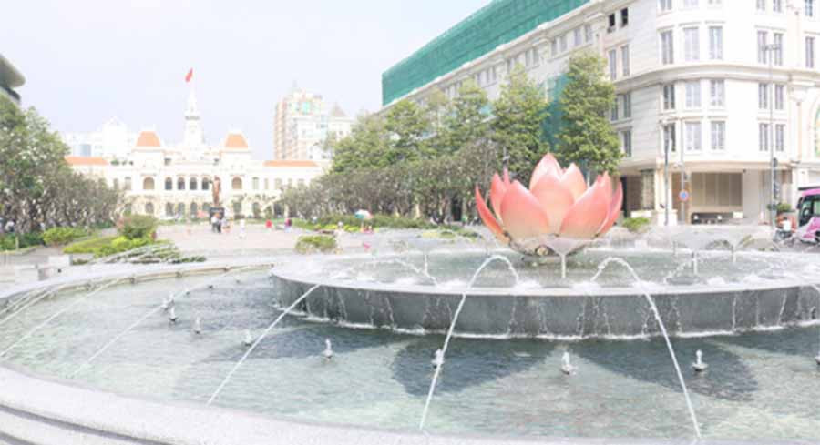  Không gian rộng và thoáng của phố đi bộ thích hợp cho các gia đình, nhóm bạn bè vui chơi.