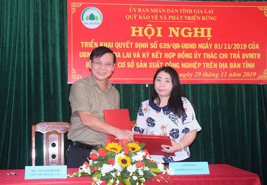 Quỹ Bảo vệ và Phát triển rừng tỉnh ký hợp đồng ủy thác chi trả DVMTR với các cơ sở sản xuất công nghiệp trên địa bàn tỉnh. Ảnh: M.N Quỹ Bảo vệ và Phát triển rừng tỉnh ký hợp đồng ủy thác chi trả DVMTR với các cơ sở sản xuất công nghiệp trên địa bàn tỉnh. Ảnh: M.N