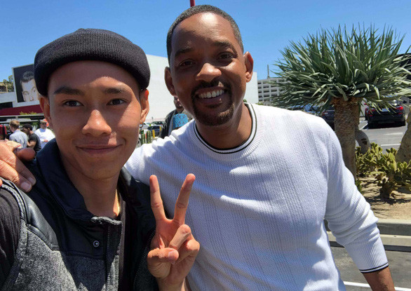 Thanh Tâm (trái) chụp hình lưu niệm cùng ngôi sao Will Smith - Ảnh: NVCC Thanh Tâm (trái) chụp hình lưu niệm cùng ngôi sao Will Smith - Ảnh: NVCC