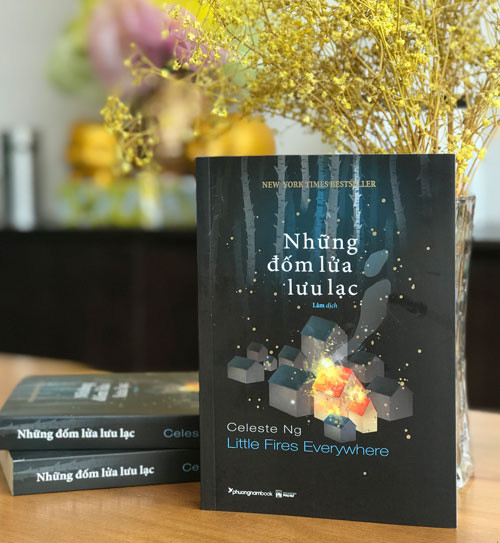  Một trong 10 tiểu thuyết hay nhất 10 năm qua do tạp chí Time bình chọn được xuất bản tại Việt Nam