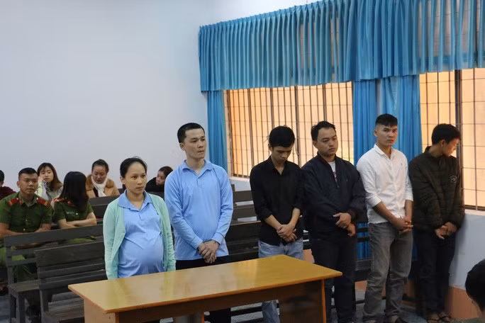  Các bị cáo tại phiên tòa sơ thẩm