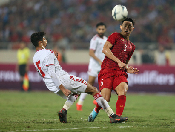 Văn Hậu trong trận Việt Nam thắng UAE 1-0 tối 14-11 tại Mỹ Đình - Ảnh: NAM KHÁNH Văn Hậu trong trận Việt Nam thắng UAE 1-0 tối 14-11 tại Mỹ Đình - Ảnh: NAM KHÁNH