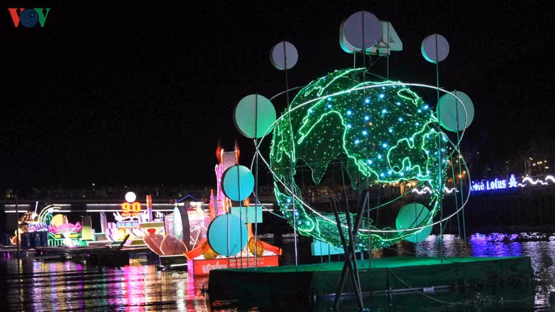 Ban tổ chức sẽ chấm điểm các mô hình hoa đăng.