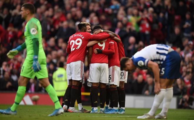  M.U (áo đỏ) đang dần tìm đường để thắp hy vọng trở lại tốp 4 - Ảnh: AFP