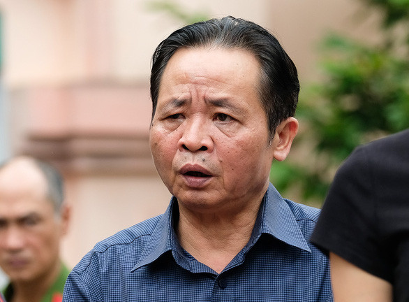 Ông Vũ Văn Sử tại phiên tòa xử vụ gian lận thi cử ở Hà Giang ngày 16-10 - Ảnh: NAM TRẦN